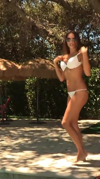 Morena y rubia se follan