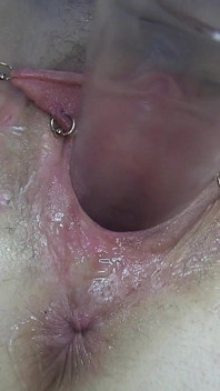 Yayılmış Ve Pompalanmış Kedi Dildos Cam Ve Bilardo Topu Bölüm3 ile Çalıştı