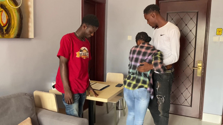 Funfor10k straight videos only: A monalisa piace scopare ragazzi negli ostelli