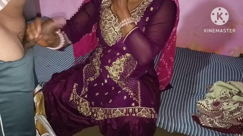 Savita5343: Indiancă desi Mausi sexy s-a futut cu fiul vitreg al...