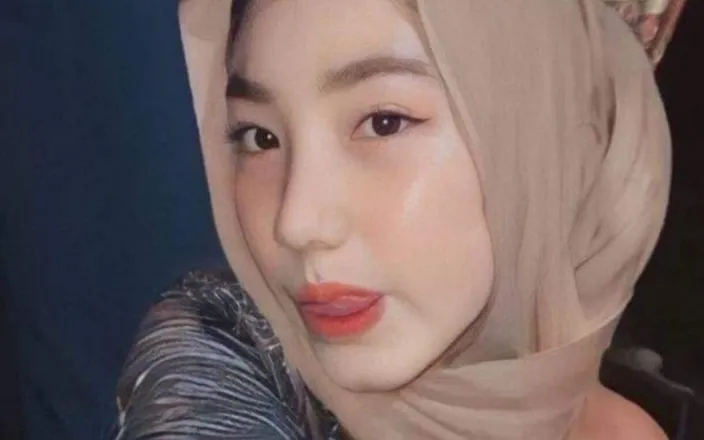 Jilbab69: After Studies Masturbation in Toilet
