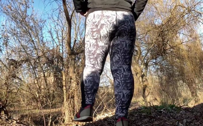 OurFetishLife: Thế giới nước của mẹ chồng trong quần legging trong...