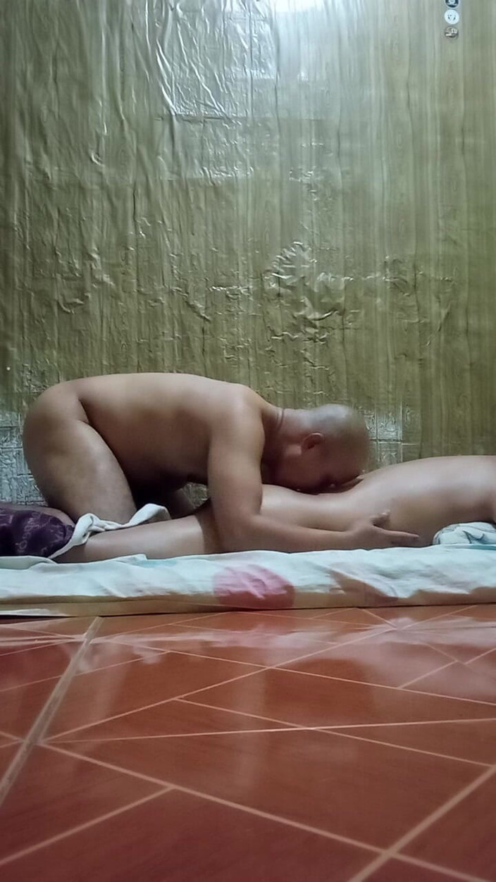Paul Greggy Cabugo: Heteroseksüel müşterim masaj yapıyor.