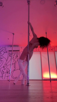 SavvyStar: Pole Dancing