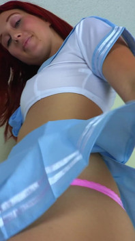 Luna Lain - tarian sensual cewek sange ini!