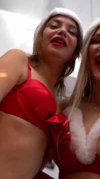 Mery Xxxmas! Sidik içme, sert anal ve canavar yarak ve bella grey ve amanda clarke tarafından yumruk sokma