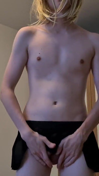 Küçük sarışın sürtük saksodan sonra döl yutuyor - prettyboi2000x