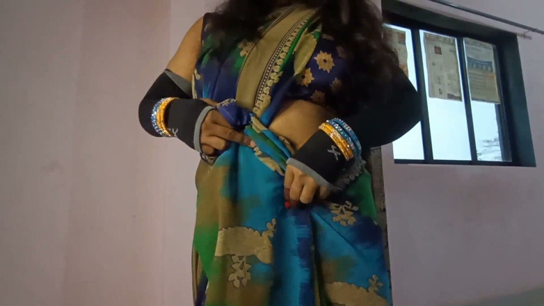 Safashaikh: Am ridicat sari-ul soției mele Marathi și l-am purtat în jurul gâtului...