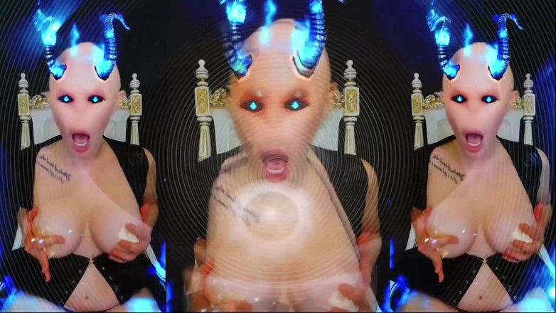 Goddess Misha Goldy: Je suis ta nouvelle religion lubrique et ton nouveau dieu...