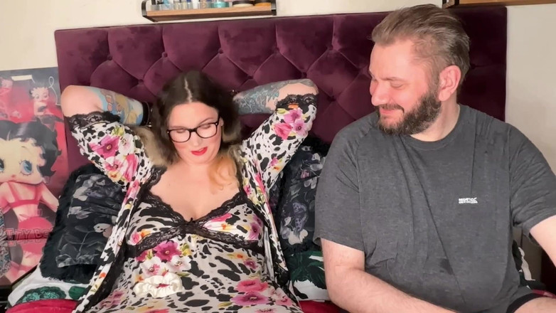 MissFFW: Sapık fahişe yeni oyuncaklardan oluşan seçimini açıyor