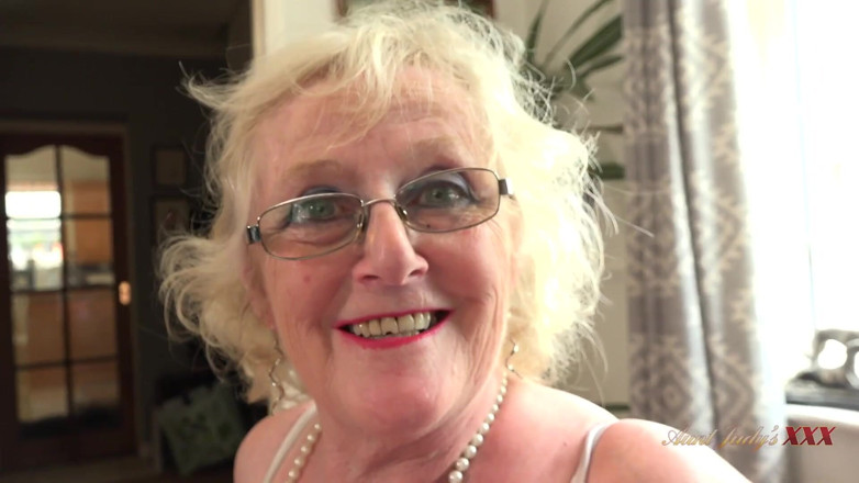 Aunt Judy's XXX: AuntjudysXXX - la tua gilf arrapata padrona di casa signora claire...