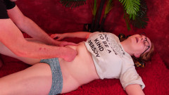 Arya Grander: Verklig enorm maggasm, slickar mage, navel orgasm med skakningar, slickar...