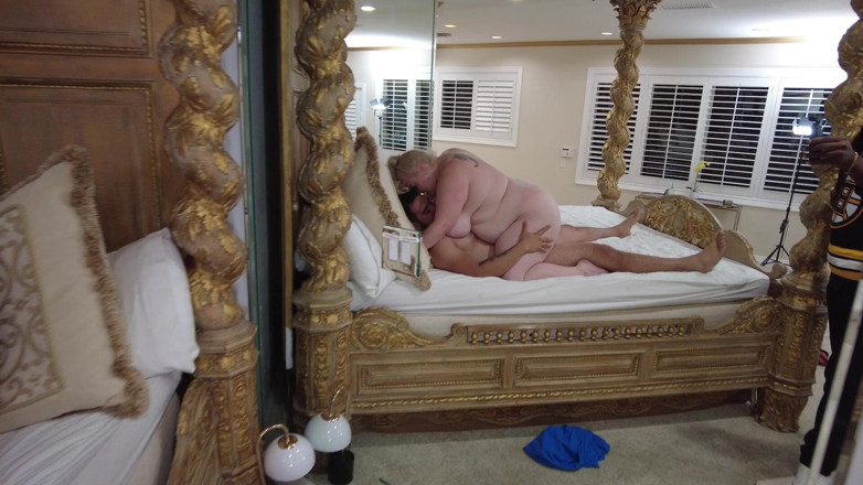Thiccvision: Kompilasi kongkek dan hisap peminat