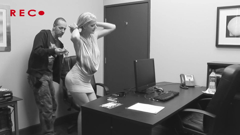 Tight little babes: Vacker blond tjej gör anal audition