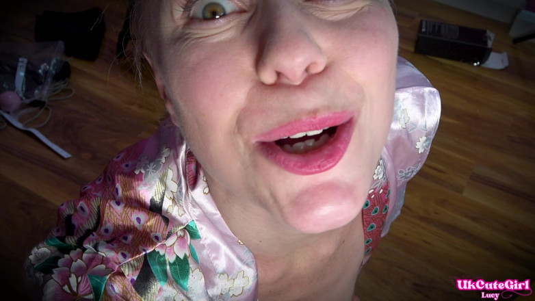 UKCuteGirl Lucy Lauren: Tiny Little Dentist Tastes Like Bacon Gobbled up by Giantess...