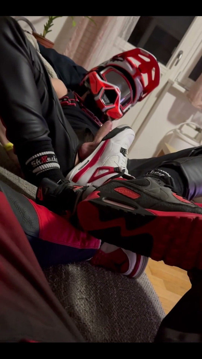 AndreDox: Mx - Băiatul cu adidași! Air Jordan 4