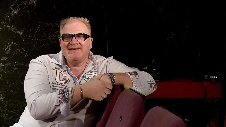 Alfacontent World: Ongelofelijk neukfeest met een paar prachtige Duitse dames