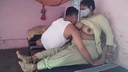 Yourgeeta8899: Tog styvmor till Oyo och knullade henne hårt