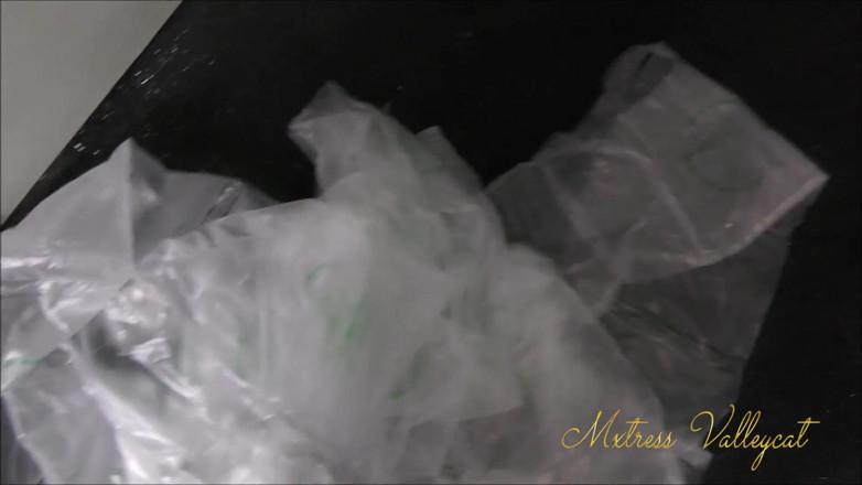 Mxtress Valleycat: Therapeutic packaging popping