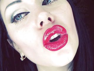 Goddess Misha Goldy: 내 빨간 키스는 클립으로 내 얼굴에 사정해! 그러나 이것은 실제 계집애 소년에서 결코 일어나지 않을 것입니다!