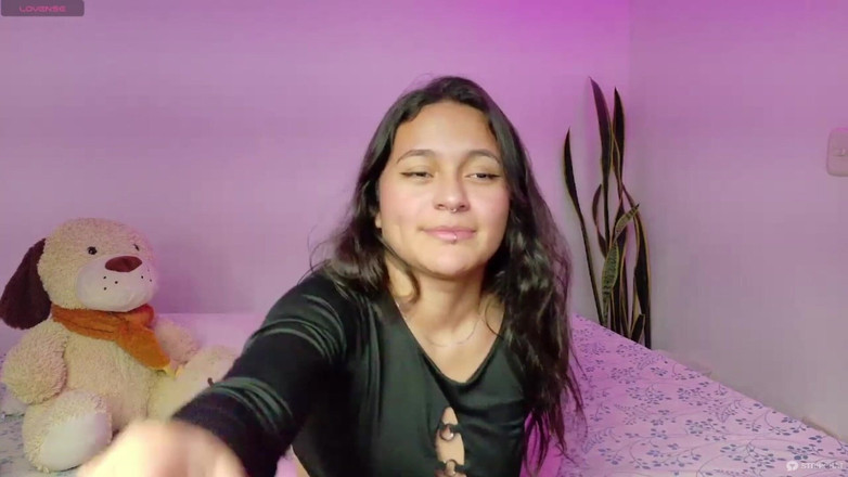 Emilyn Grifs: Sesso Petite Nudo Sottomesso Spettacolo