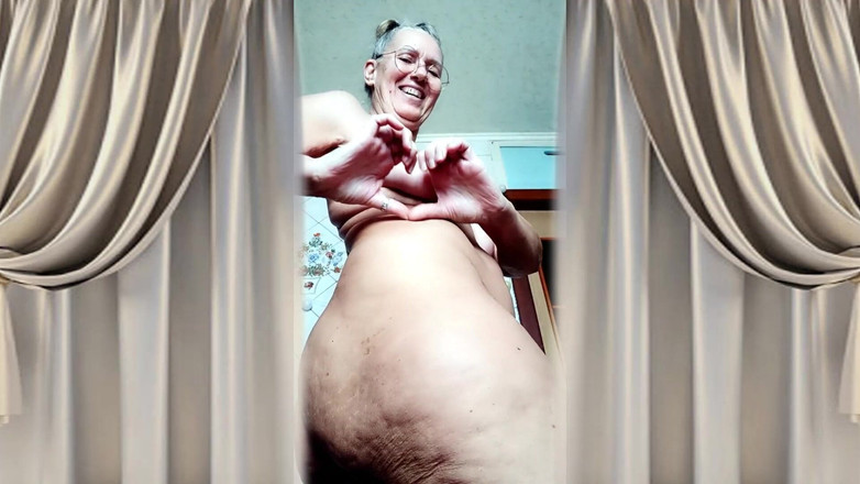 Lukerya: L'arrapante Casalinga Lukerya. Divertimento in Cucina.