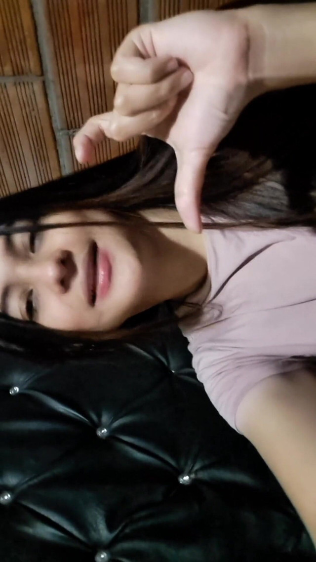 Yulieth Gomez Touches Herself and Shows off Her Big Tits (Yulieth Gomez)