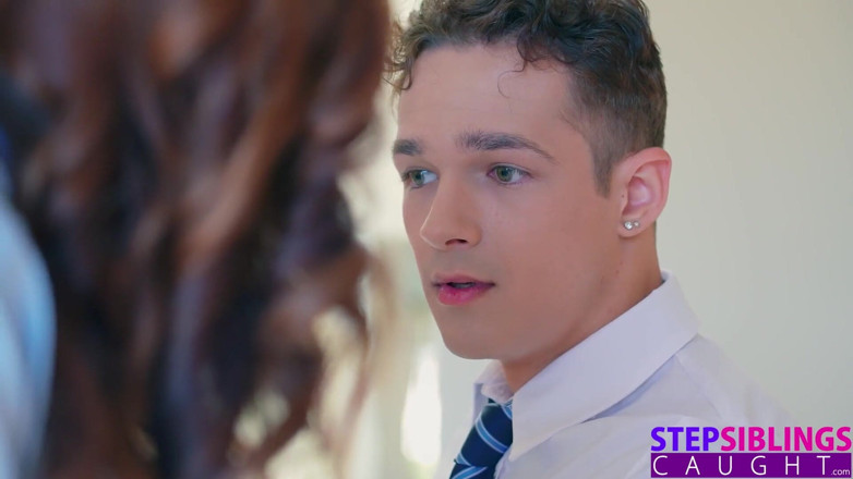 StepSiblings Caught: Juillet 2023 Saveur du mois Jade Maris - S3 : E12