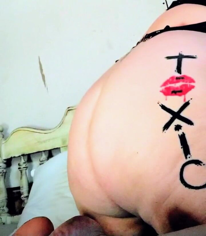 Kimmywetwet: Une BBW chevauche le poing et le bras