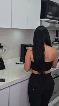 Latina comel Membayar Plomero Apprentice Dengan Tunggangan Yang Baik Pada Zakarnya Dan Dia Datang Dengan Kaya