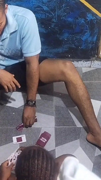 Ele jogou seu caminho para meu pote de mel