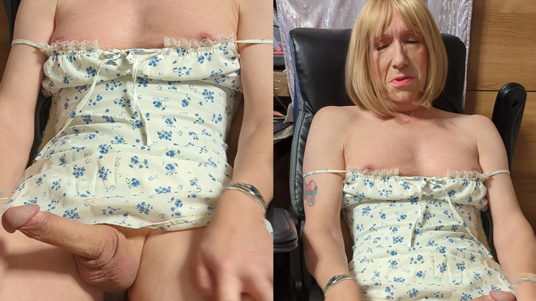 Fiona of Delights: Blondie Cumm fontána