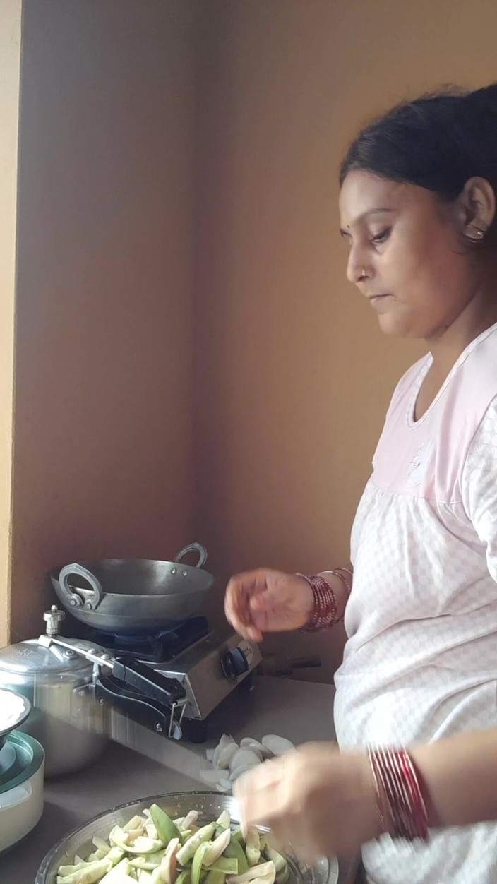 Puja555: Puja bhabhi晨间博客浴室场景清洁屋