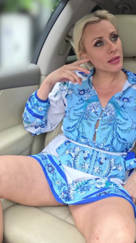 Britany Bardot潮吹河和放屁