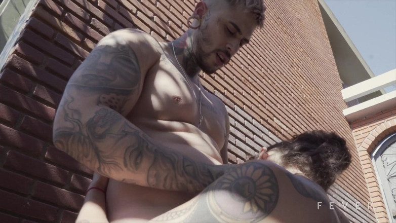 Fever Films: Fodendo e me satisfazendo, eu estou em lingerie vermelha quente...