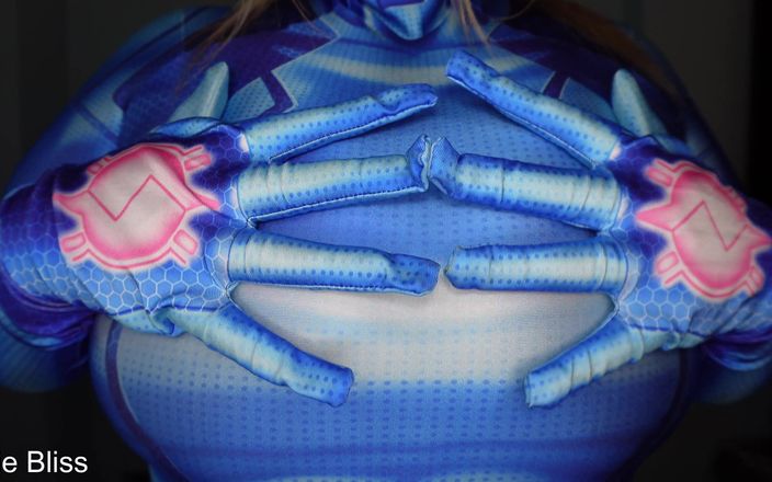 Julie Bliss: Samus cosplay grandota se muestra