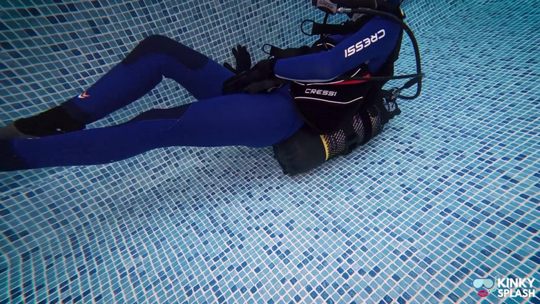 UKCuteGirl Lucy Lauren: Retiro de buceo parte 2: problemas de entrenamiento de aletas y...