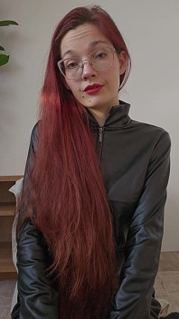 Estricta instrucción de paja inglesa y instrucciones de paja - la dominatrix te ordena acariciar y tragar tu propio semen