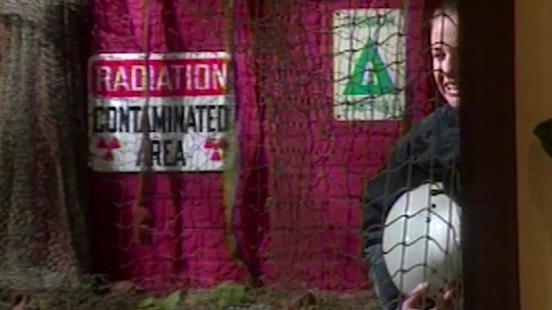 XXXEROTICONLY: 饥渴的黑发女郎和两个壮男玩狂野3P