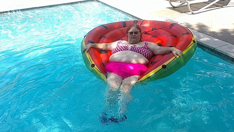 BBW nurse Vicki adventures with friends: Short Video of BBW Nurse Vicki Floating on Her Huge...