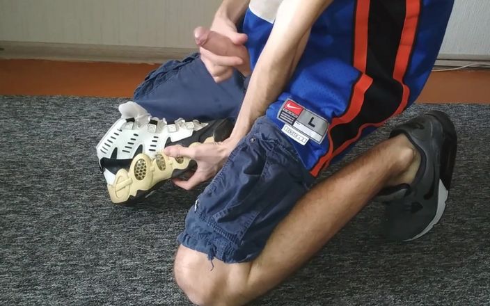 Sneakersmax98: स्केटर स्नीकर्स एयर मैक्स ने नए कार्गो शॉर्ट्स में वीर्य निकाला