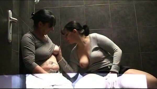 Hard Lesbians: Пухлые лесбиянки-шлюшки и их вибратор