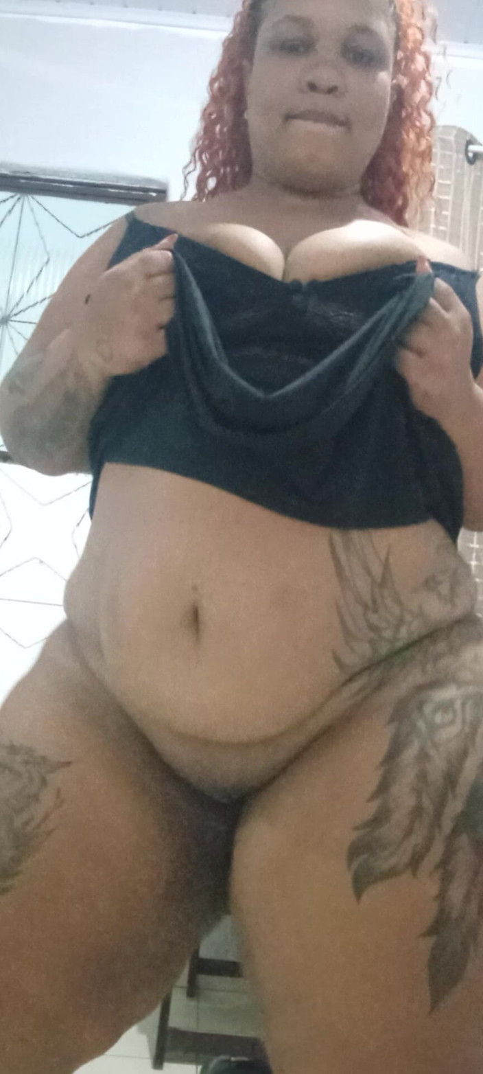 Suzyfuracao: BBW qui se déplace avec un gros cul
