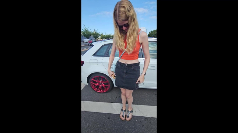 Bikergirl_97: Shoppen Im Einkaufszentrum Mit Grossem Dildo Und Orgasmus!