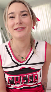 Animadora hermanastra y mejor amiga necesitan práctica extra - Addison Vodka Thea Summers
