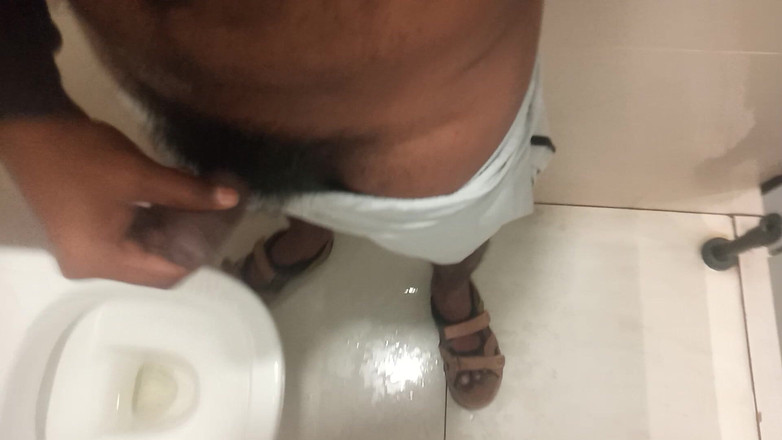 KUMBHA MANOJ KUMAR: Salvaje india desnuda en el baño - video porno