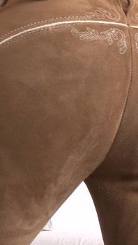 Lederhosen bávaro: sé mi culo y semen, Lady Victoria Valente