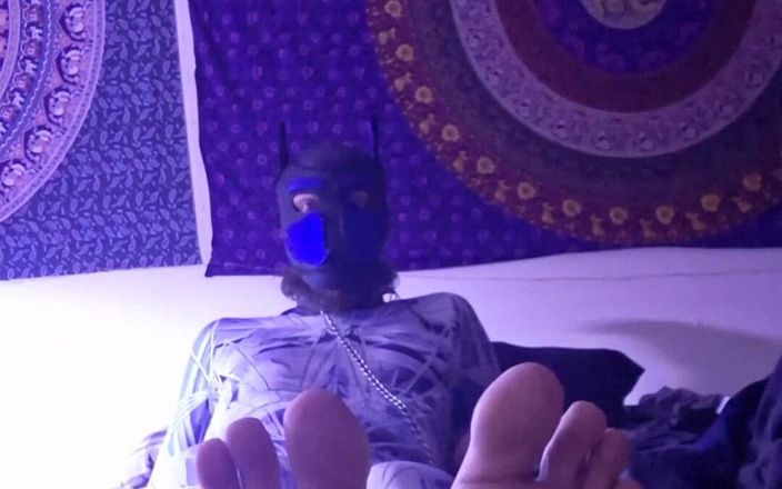 Robert48569: Ensam valp spela bodysuit fötter nakna. Själv bondage repmask anal...
