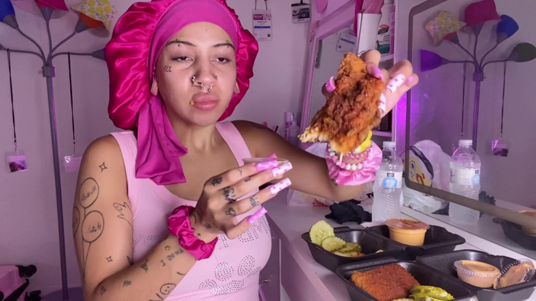Nali Marie: Mukbang Spicy Food Asmr Long Nails Messy Facestuffing Vlog