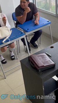 Pelajar menggoda guru